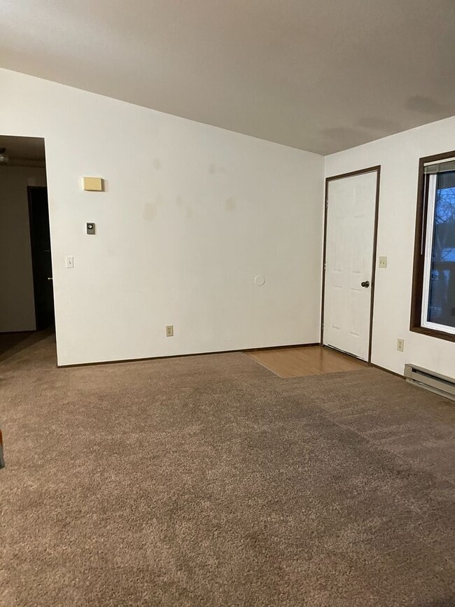 1047 SE Jensen St in Oak Harbor, WA - Building Photo - Building Photo