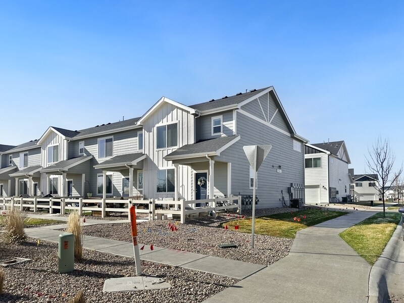 260 Pawnee Rd in Ault, CO - Building Photo