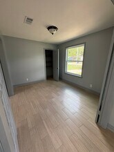 40 Farrell St in Houston, TX - Building Photo - Building Photo