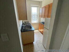 1197 Commonwealth Ave in Boston, MA - Building Photo - Building Photo