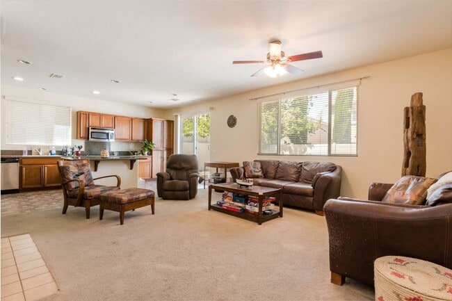 2207 Rockrose St in Palmdale, CA - Building Photo - Building Photo