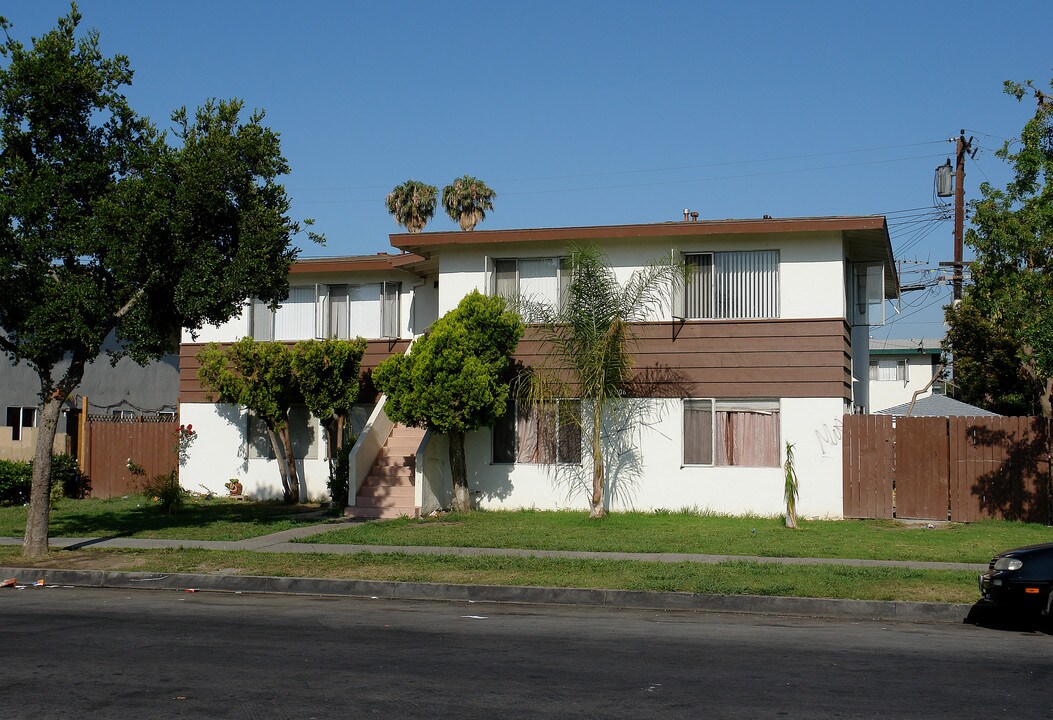 2506 S Rosewood Ave in Santa Ana, CA - Building Photo