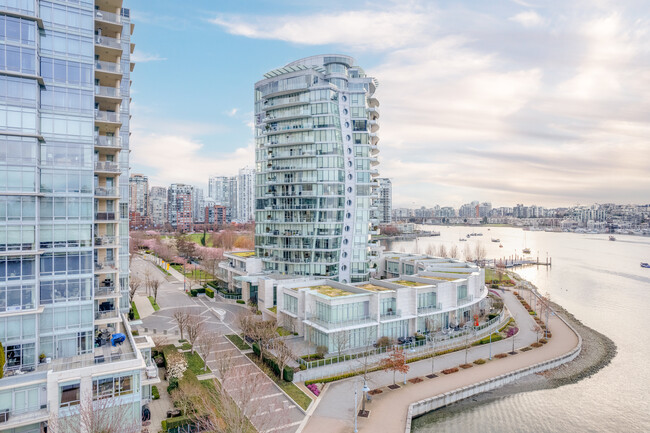 The Erickson in Vancouver, BC - Building Photo - Building Photo