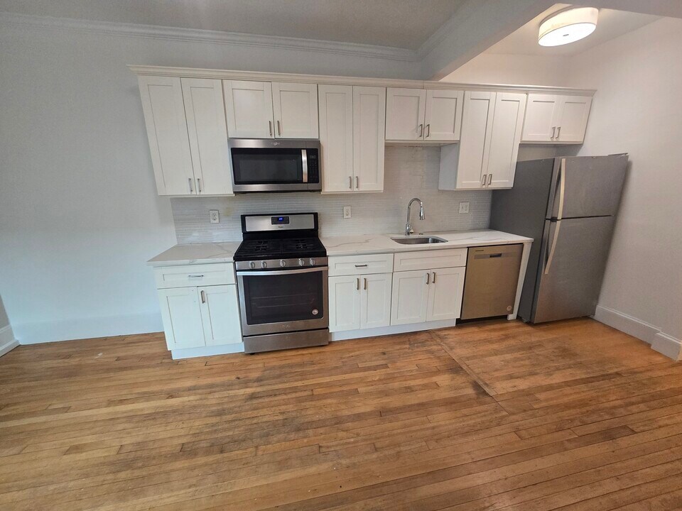 5 Gardner Ter, Unit 10 in Boston, MA - Building Photo