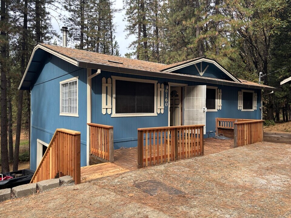 6160 Sly Park Rd in Placerville, CA - Building Photo