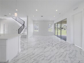 149 Southeast Cor. Arno in Port St. Lucie, FL - Building Photo - Building Photo