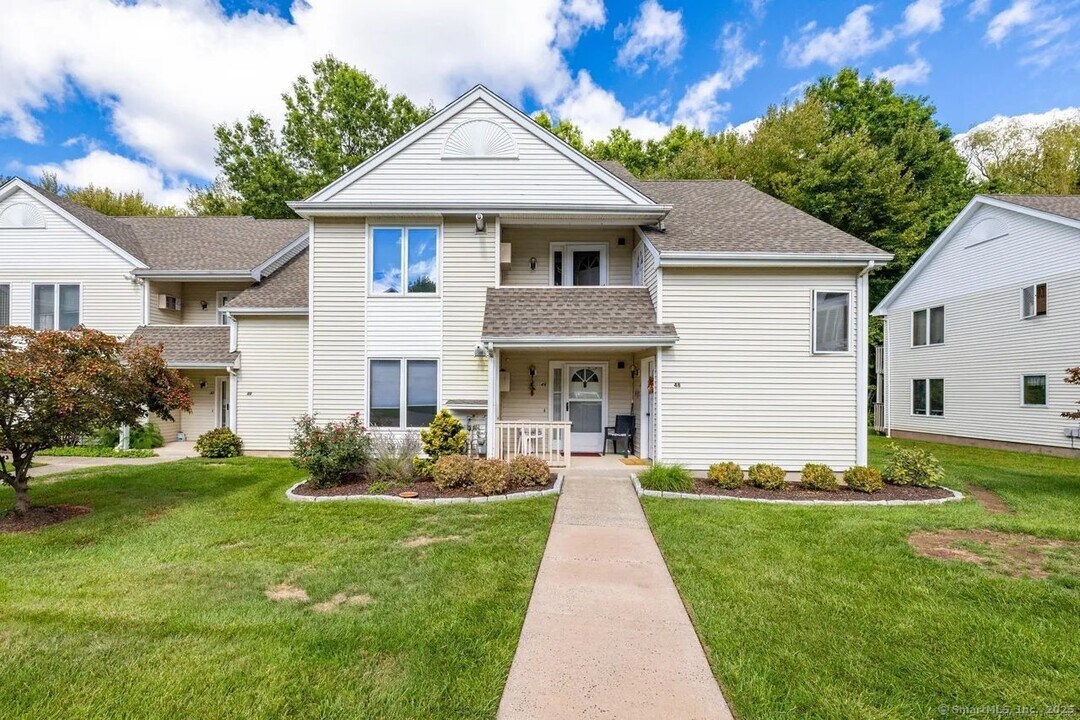 46 Millbrook Ct in Newington, CT - Building Photo