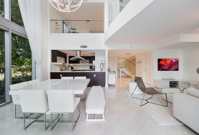 7928 East Dr, Unit 106 in Miami Beach, FL - Foto de edificio - Building Photo