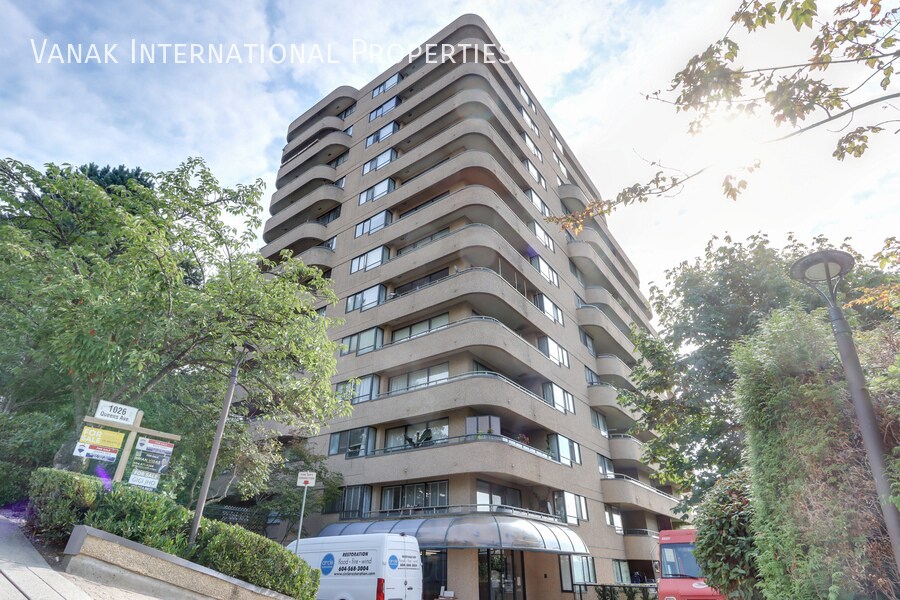 1026-1026 Queens Ave in New Westminster, BC - Building Photo