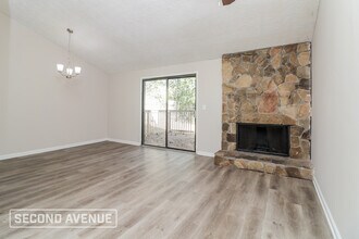 2196 Scarbrough Dr in Stone Mountain, GA - Foto de edificio - Building Photo