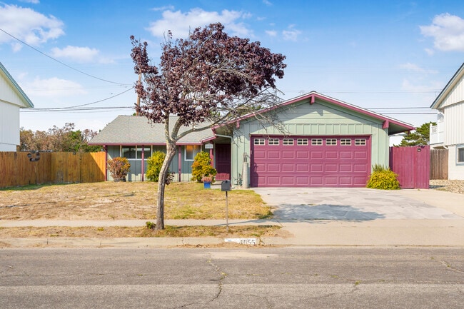 4055 Draco Dr in Lompoc, CA - Building Photo - Building Photo