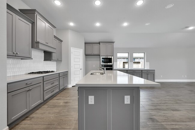 property at 6518 Redwing Ct