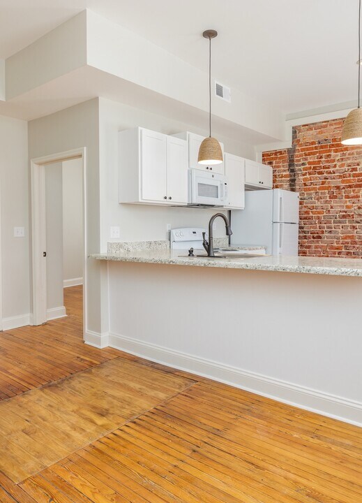 120 S Broad St in Kenbridge, VA - Building Photo