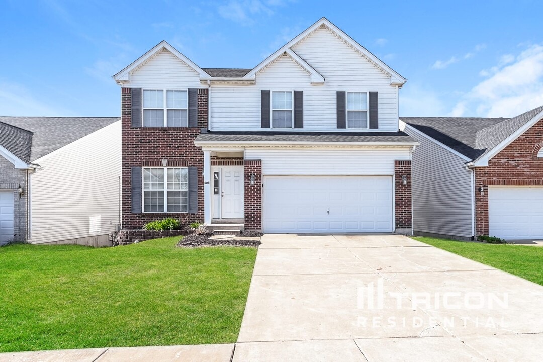 507 Fortress Ct in St. Charles, MO - Building Photo