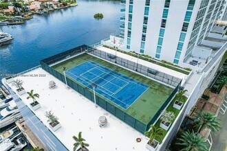 400 Sunny Isles Blvd in Sunny Isles Beach, FL - Building Photo - Building Photo