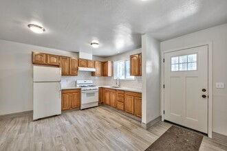 1058 William Ave in South Lake Tahoe, CA - Building Photo - Building Photo