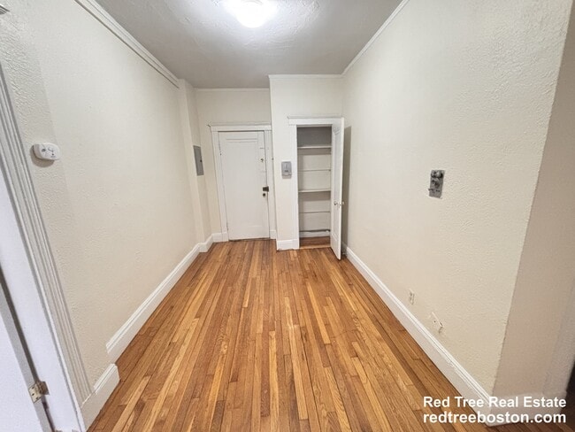 1800 Commonwealth Ave, Unit 8 in Boston, MA - Building Photo - Building Photo