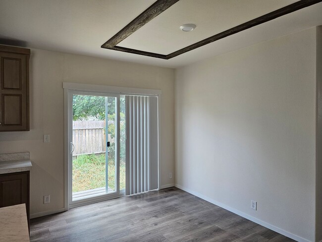 2404 Empire Loop in La Grande, OR - Building Photo - Building Photo