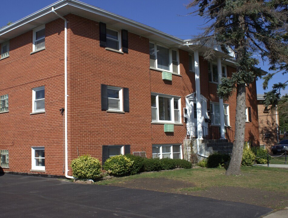 8856 Plainfield Rd in Brookfield, IL - Building Photo