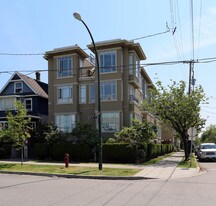 Magnolia Gardens in Vancouver, BC - Building Photo
