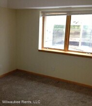 1652 N Warren Ave in Milwaukee, WI - Foto de edificio - Building Photo