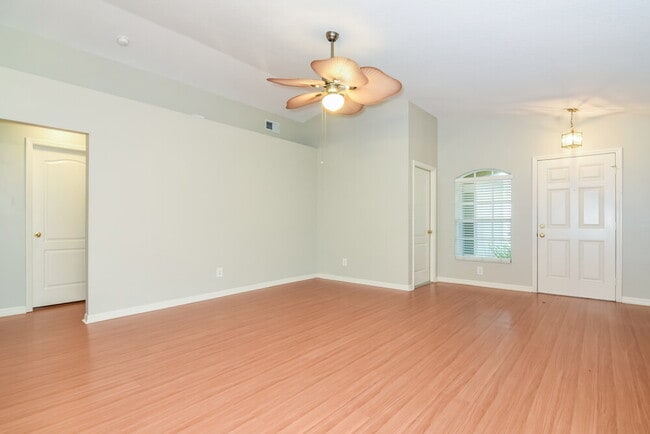 7803 Citrus Blossom Dr in Land O Lakes, FL - Foto de edificio - Building Photo