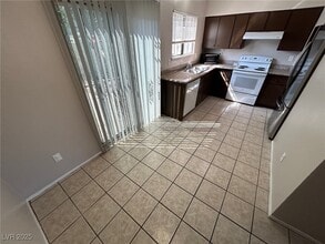 3417 Civic Center Dr in North Las Vegas, NV - Foto de edificio - Building Photo