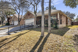 5722 Sage Hollow in San Antonio, TX - Building Photo - Building Photo