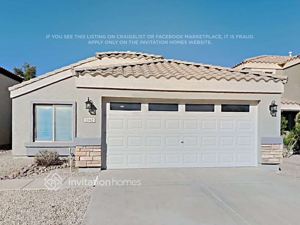 1342 E Bradstock Way in San Tan Valley, AZ - Building Photo