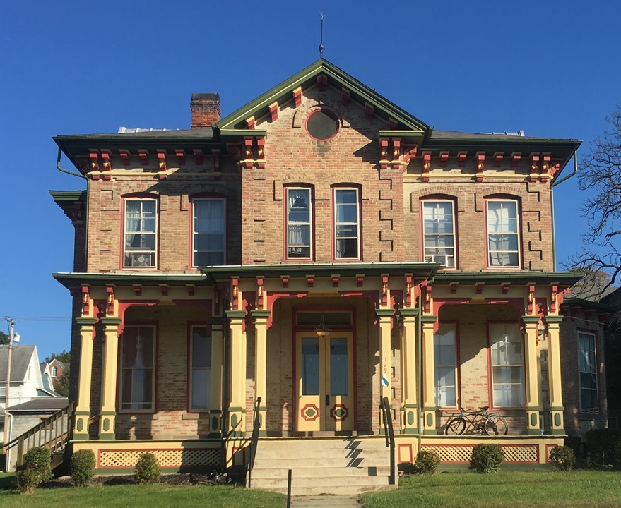 Blanchard House in Bellefonte, PA - Building Photo