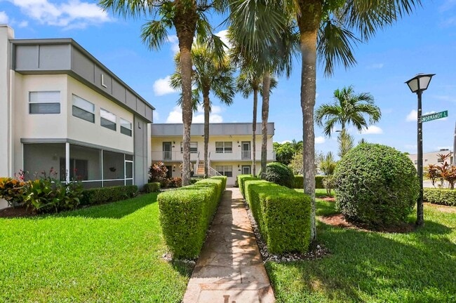 551 Normandy Ln, Unit 551