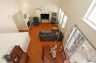 107 W Oaks Ct in Woodstock, GA - Building Photo - Building Photo
