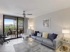 3631 Wild Pines Dr in Bonita Springs, FL - Building Photo - Building Photo