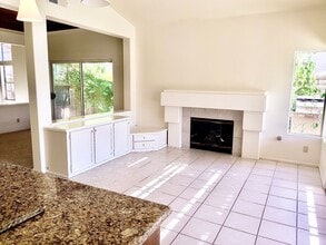 40326 Vía Estrada in Murrieta, CA - Building Photo - Building Photo