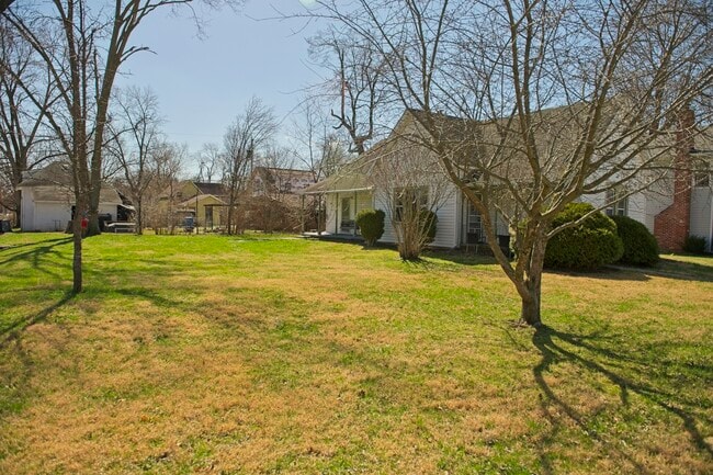 1387 Central Ave in Noblesville, IN - Foto de edificio - Building Photo
