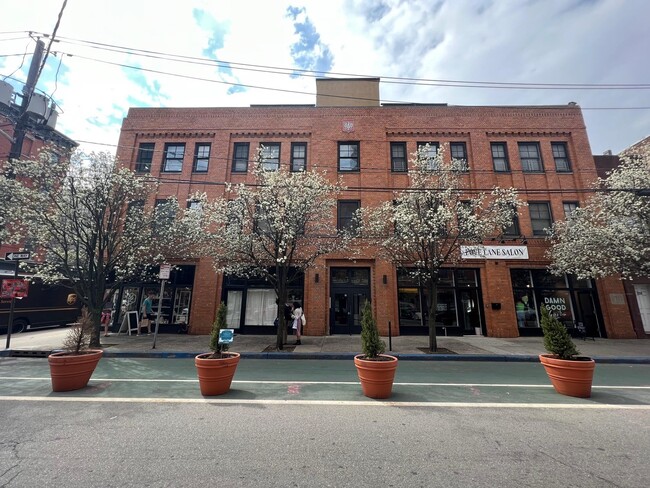 353 Grove St in Jersey City, NJ - Foto de edificio - Building Photo