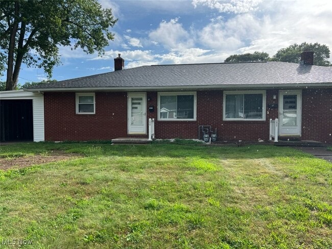 property at 1610 N Cross St