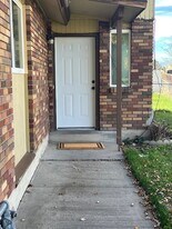 7424 Launa Dr in Midvale, UT - Building Photo