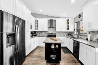 18071 Clear Brook Cir in Boca Raton, FL - Building Photo - Building Photo