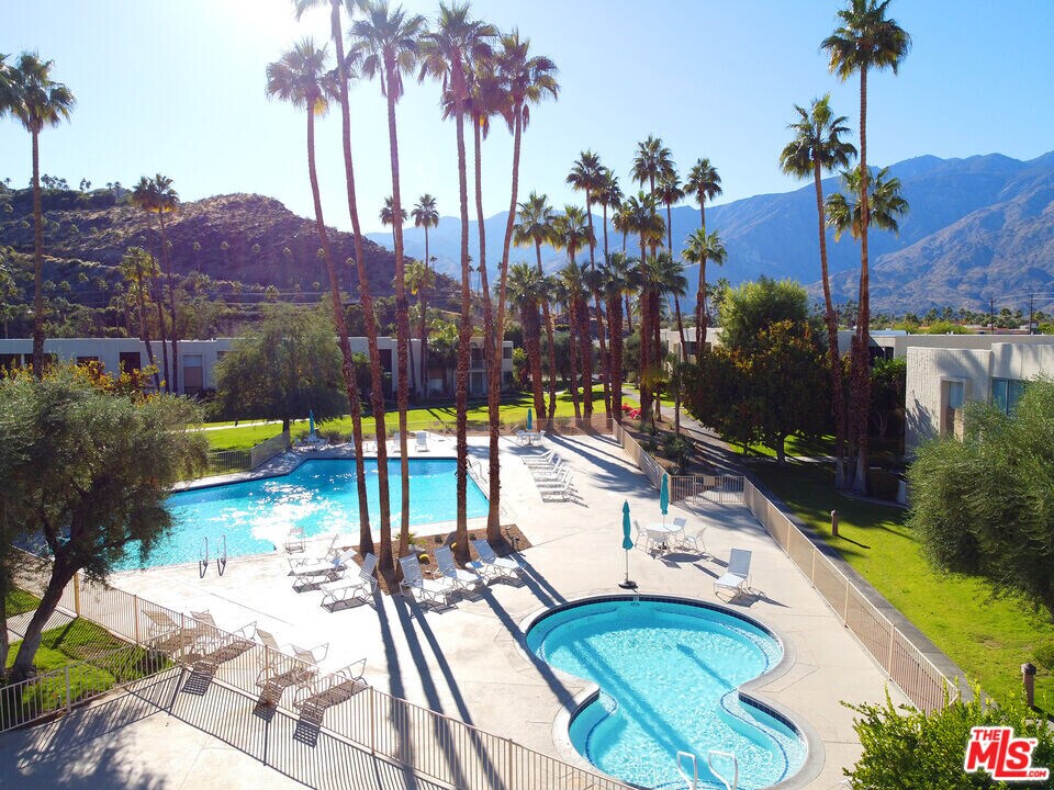 501 Desert Lakes Cir in Palm Springs, CA - Building Photo