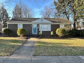 238 Reed Ln in Lexington, KY - Building Photo