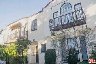 942 S Mansfield Ave in Los Angeles, CA - Building Photo - Building Photo