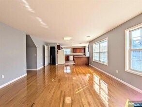 150 Orange St, Unit 2 in Bloomfield, NJ - Building Photo - Building Photo