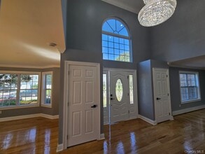 14 Adamson St in Selden, NY - Building Photo - Building Photo