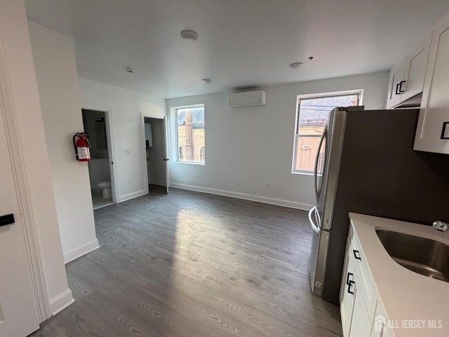 103 Bayard St-Unit -18 in New Brunswick, NJ - Building Photo - Building Photo