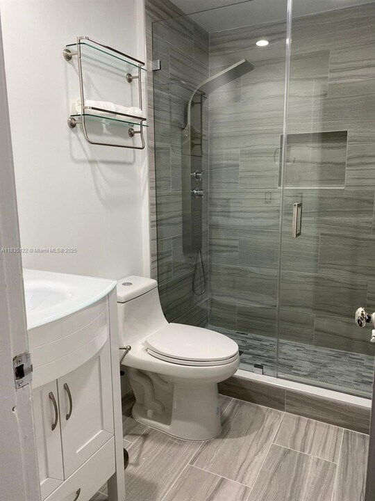 204 NW 71st Ave in Miami, FL - Building Photo