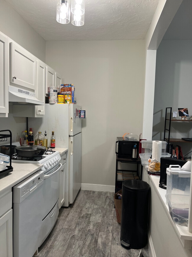 23 Cedar St, Unit B2-4