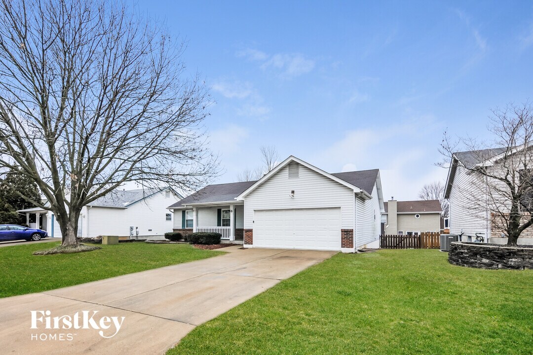 6 Larchmont Ct in St. Peters, MO - Building Photo