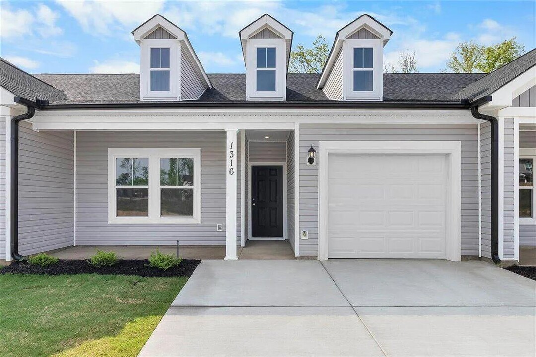 1316 Newbern Dr in Grovetown, GA - Building Photo