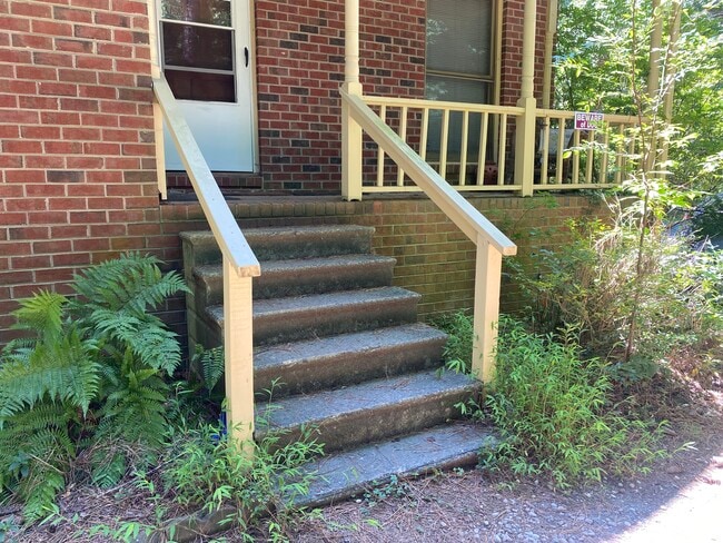 371 Umstead Dr in Chapel Hill, NC - Building Photo - Building Photo